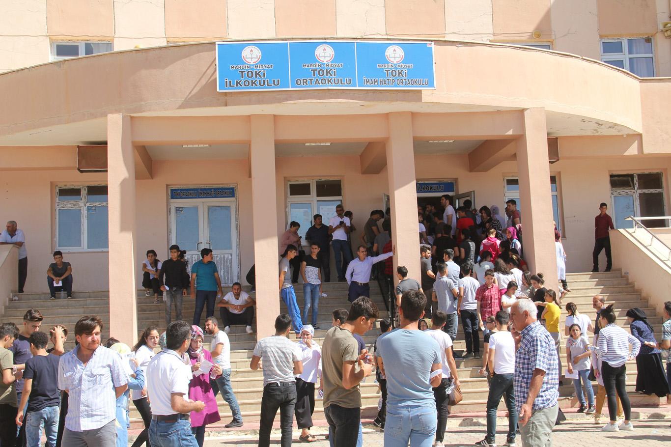 Üniversite yolunda öğrencilerin YKS heyecanı